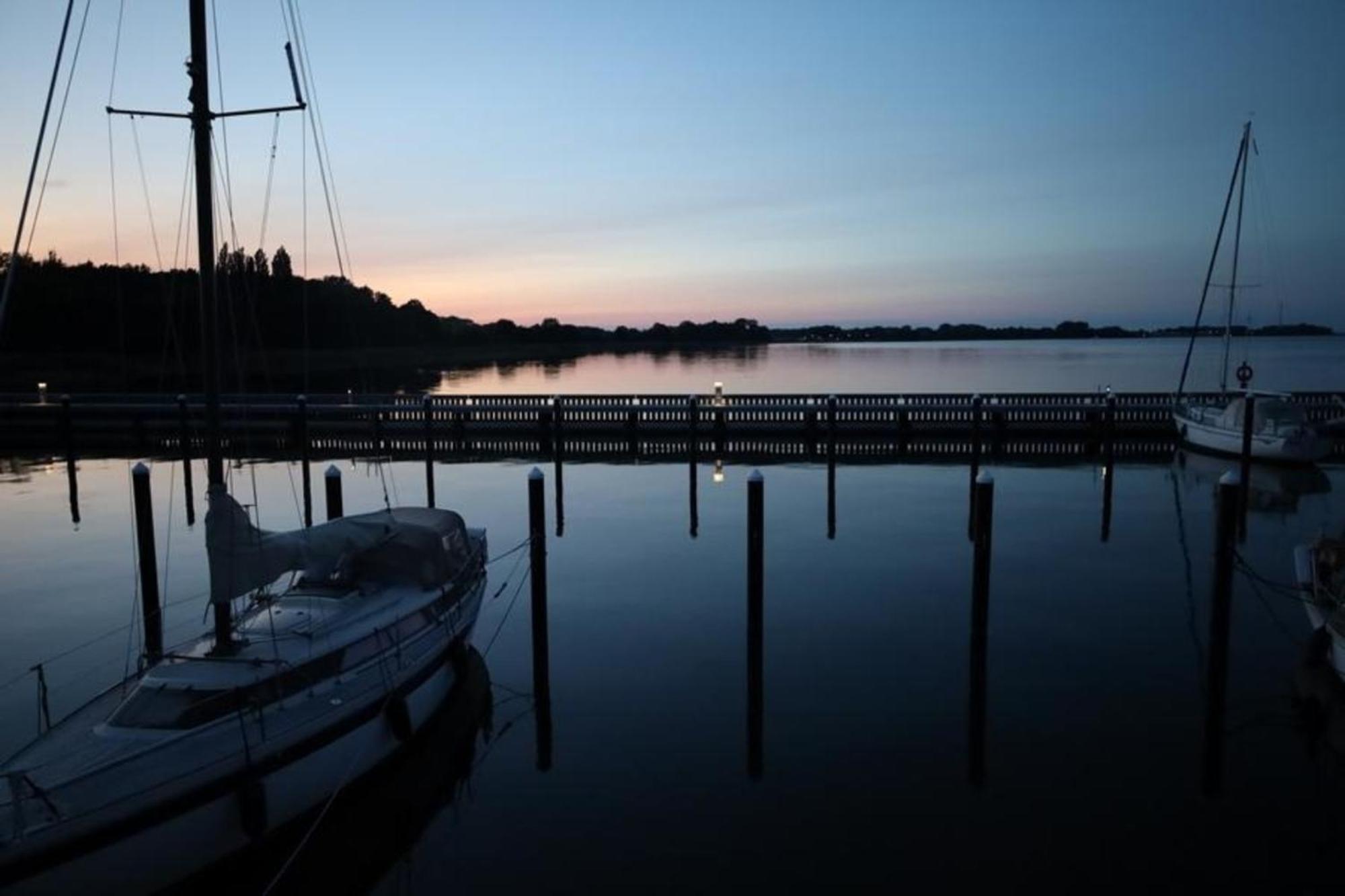 Hotel Hausboot Liliput Stralsund Exterior foto