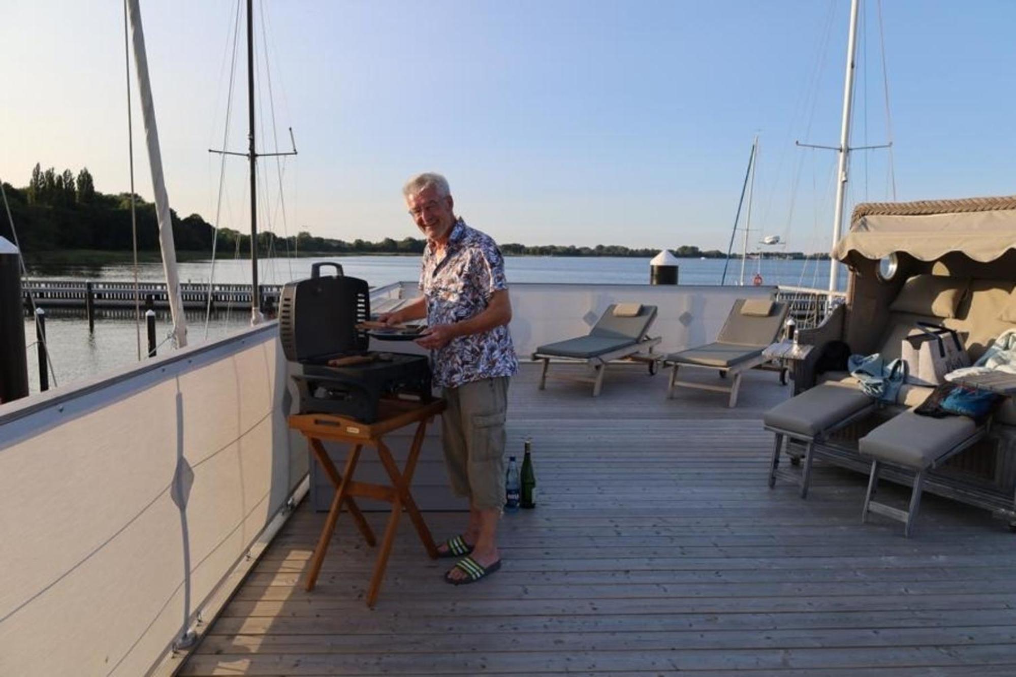 Hotel Hausboot Liliput Stralsund Exterior foto