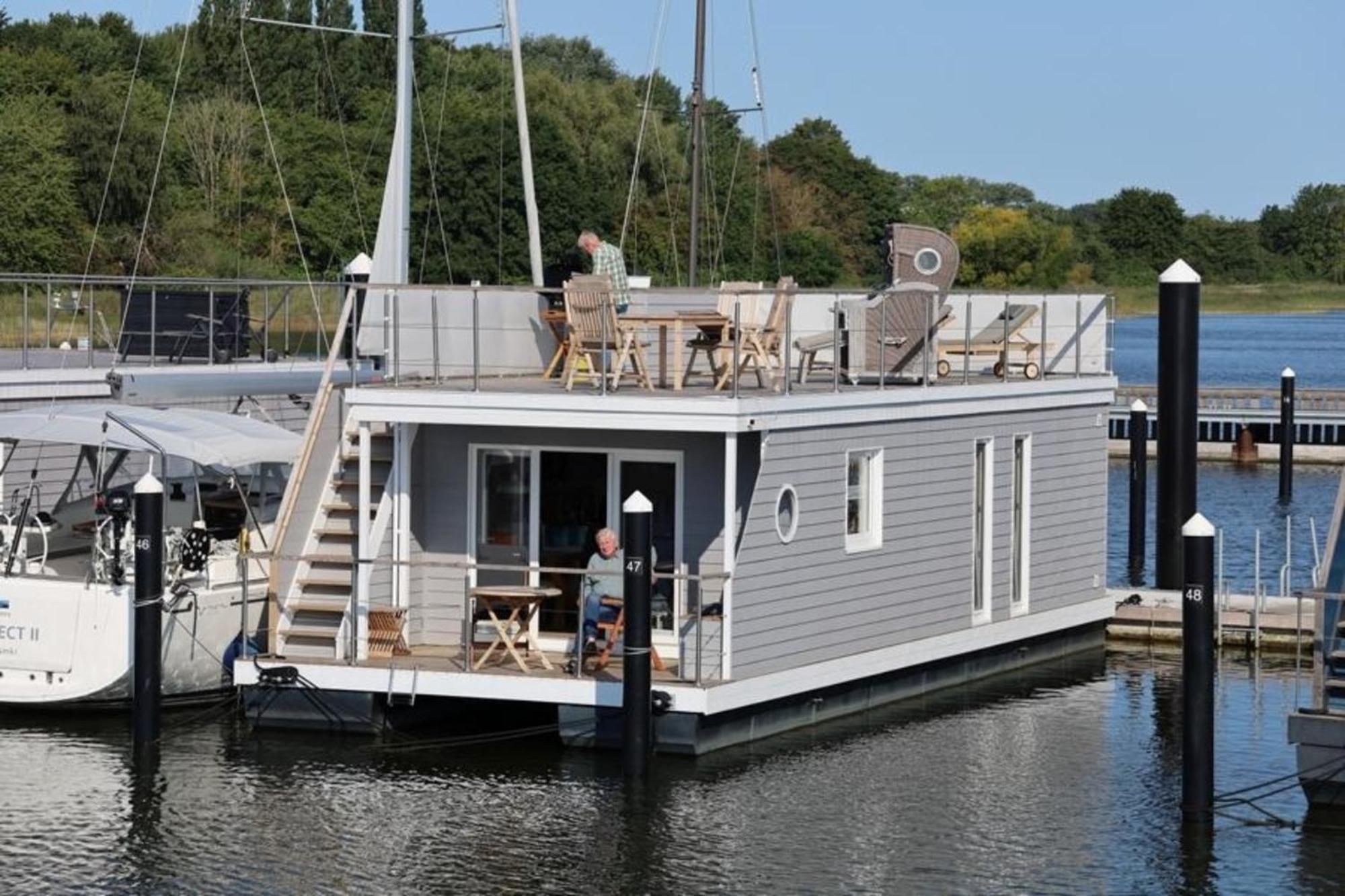 Hotel Hausboot Liliput Stralsund Exterior foto